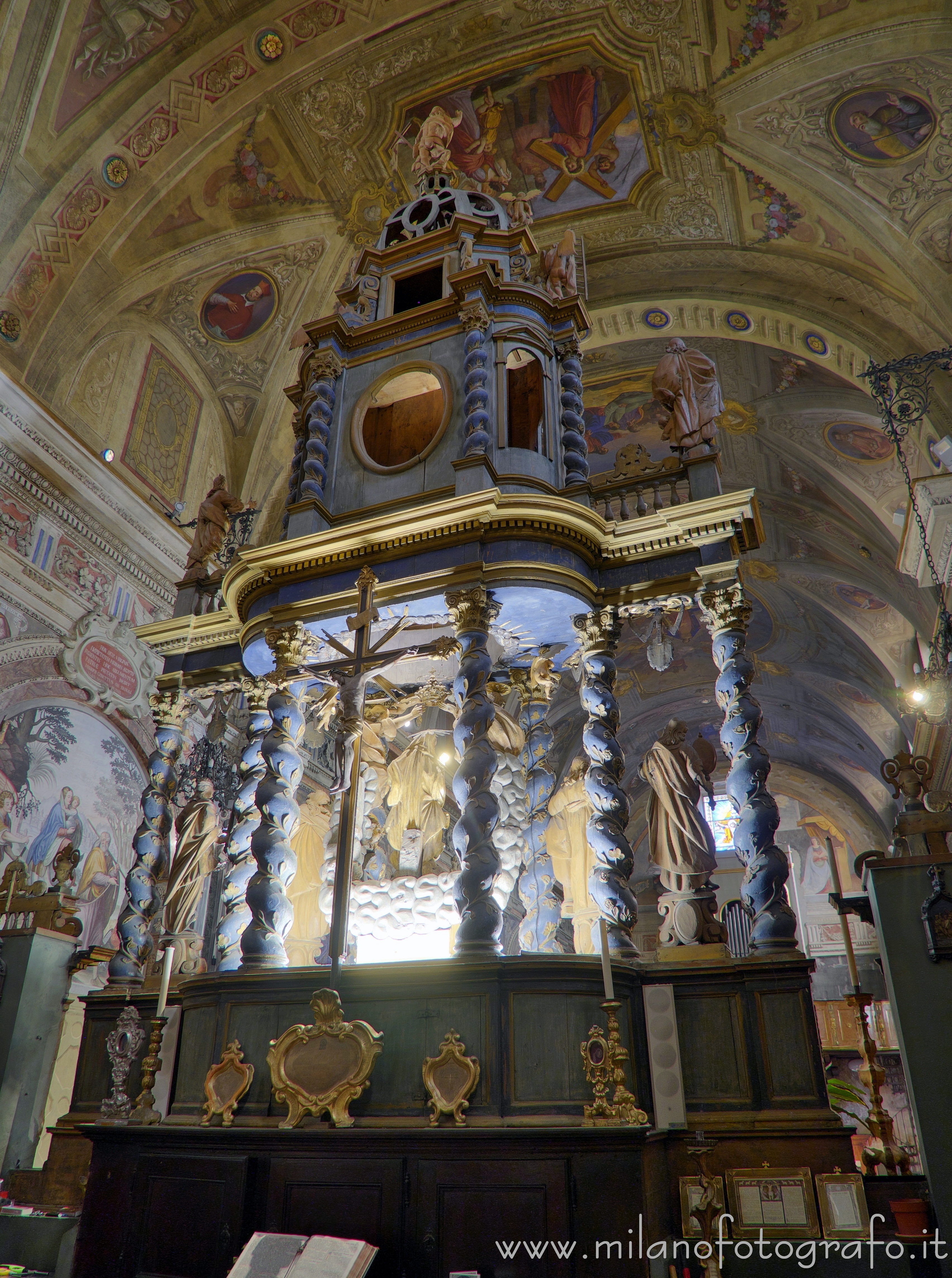 Biella (Italy) - Back side of the Main altar of the Church of the Holy Trinity - Full resolution picture